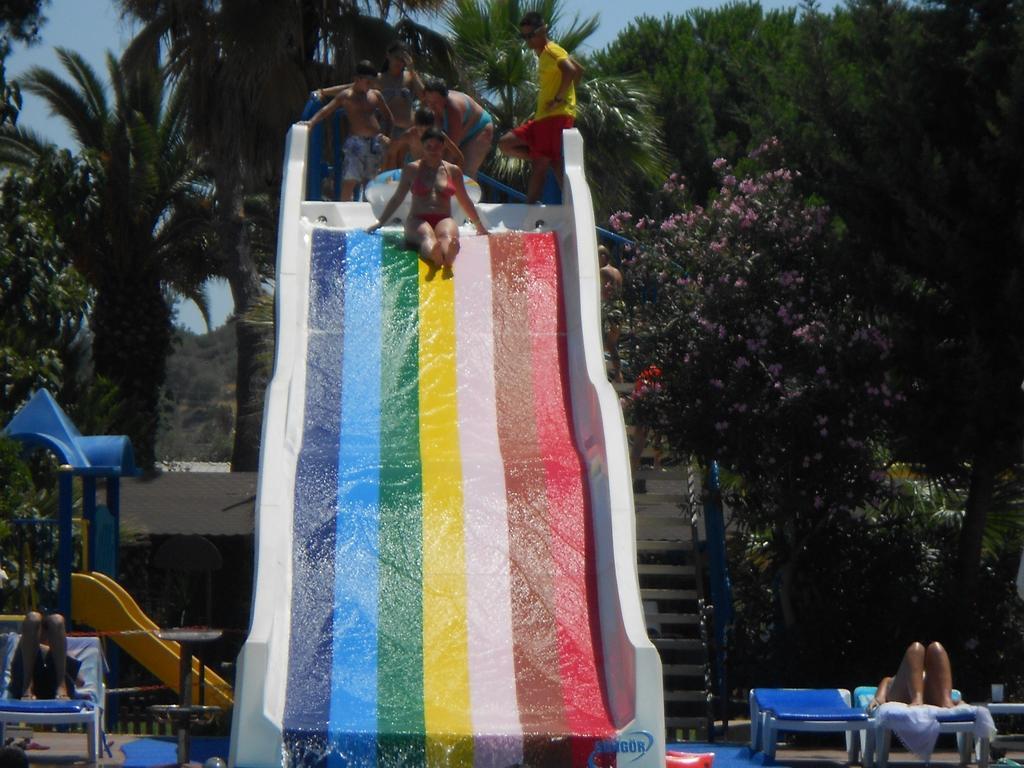 Pigale Family Club Hotel Kusadasi Exterior photo